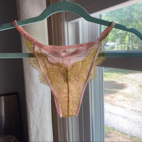 Victoria’s Secret Dream Itsy lace underwear - Picture 5 of 9